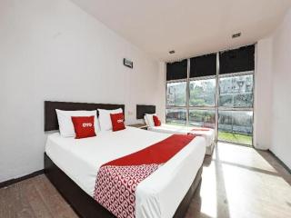 OYO 90643 Gks Hotel - 1