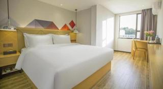 Borrman Hotel Zhuhai Gongbei Port Fuhuali Light Rail - 9