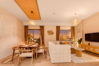 Aesthetic Beach Apartment , Sleeps 6, Pool, Gym & Waterfront Views - 4