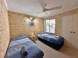 Cliffs Unit 1 - Kalbarri,WA - 4