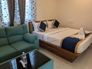 Hotel Srinidhi Inn - 4