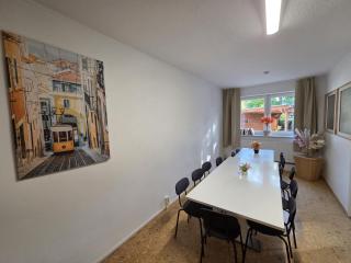 Große voll ausgestattete Unterkunft mit 12 Betten, Wohnzimmer, großer Küche, Parkplatz und Garten in Leipzig-Gohlis-Süd - 5