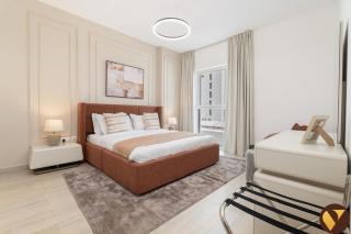 Vogue Vacation Homes, ABD Water's Edge, in the Heart of Yas Island, Three Bedroom plus Kids room Apartment with Balcony and Vibrant Community View, short driving distance from Ferrari World, Warner Bros, Water World and Grand Prix Formula 1 - 7
