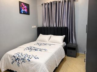 Serene 2-Bed-Apt, 24hrs Power, 6miles to Airport - 5