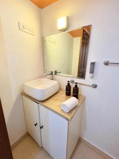 4 Bedroom Villa Baga Beach Calangute - Private Plunge pool - Kitchen - Wifi - TV - 4