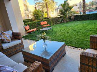 Mangroovy - 2BR Prodigious Ground Pool & Sea view - 2