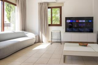 3BR Pool House - Walk to Konnos Bay - 6