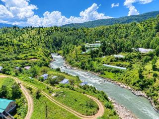Himkosi Farm & Resort by the River, Almoda - 0