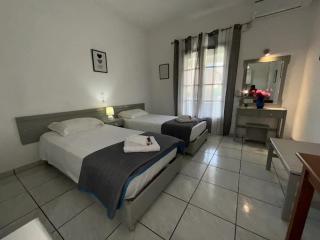 Dolphin Studios-Near the Beach - Roda - 8