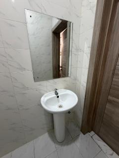 Max Peridot - Spacious 2-Bedroom Apartment - 5