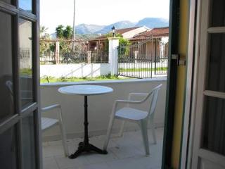Dolphin Studios-Near the Beach - Roda - 2