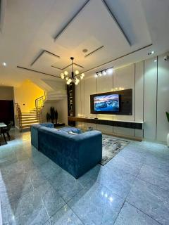 Modern 3BR Shared Apartment Orchid, Lagos - 4