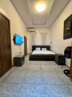 Modern 3BR Shared Apartment Orchid, Lagos - 2