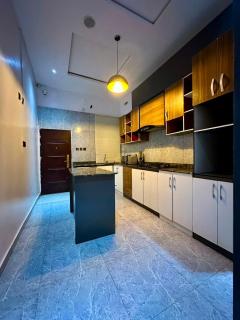 Modern 3BR Shared Apartment Orchid, Lagos - 1