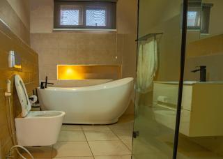 Smart and Spacious 4 bedroom in Lekki Phase 1 - 7