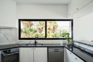 Beautiful 2BR Sea View Apt with Dedicated Office by Cyprus Horizons - 2