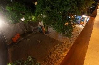 Mich's Surf Villa & Hostel - 8