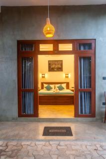 Mich's Surf Villa & Hostel - 7