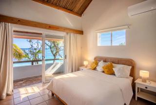 Sunrise Beachfront Villa in Blue Bay - Blue Bay - 4