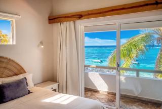 Sunrise Beachfront Villa in Blue Bay - Blue Bay - 3