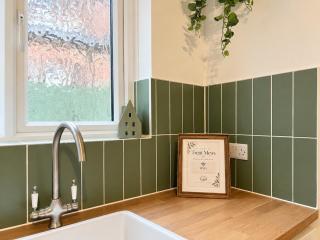 Trent Mews Stunning 2 Bedroom Sleeps 4 - 3