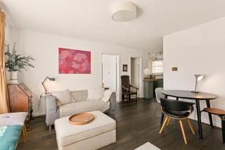 Cottesloe Ground Floor Apartment - Walk to Beach - 1