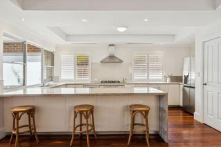 Large 1920s Family Home in Tree-Lined Street - 8
