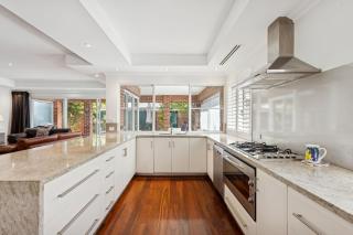 Large 1920s Family Home in Tree-Lined Street - 6