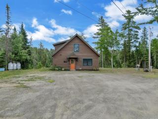 Eustis Cabin for 8, Pond View, Sugarloaf 20 Min! - 8