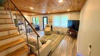 Eustis Cabin for 8, Pond View, Sugarloaf 20 Min! - 2