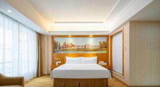 Vienna Classic Hotel Shenzhen Dalang Clothing Base - 1