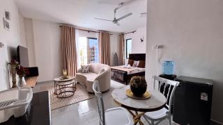 Bamburi Designer studio Pool Wifi Netflix balcony - 9