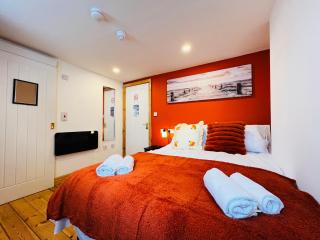 High Tide Hotel - 8