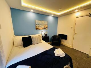 High Tide Hotel - 4