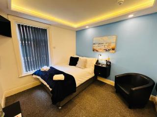High Tide Hotel - 3
