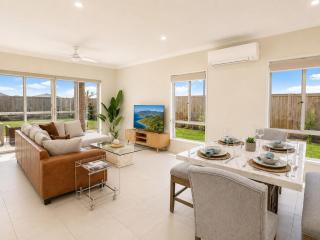 Mountain Breeze Retreat - Brand New 4BR Home - Holiday Home - Holiday Home - 5