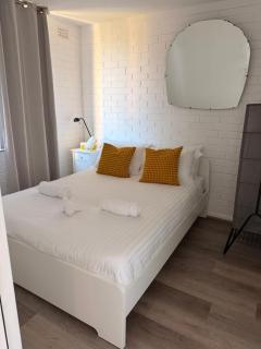 Well located 2BR with Pool in Mosman Park - 7