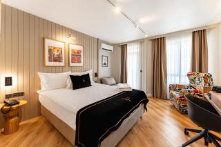 Looks Prive Suites - 9
