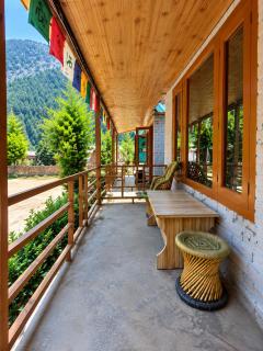 Lee Garden Himalayan Wooden Cottage Kasol - 5