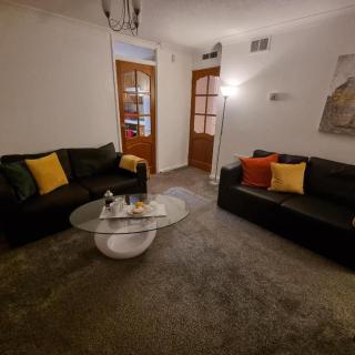PREMIER - Whifflet Apartment - 5