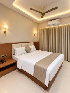 Hotel Veer Central - 7