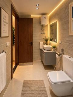 Modern Hotel Room Near Cairo Airport - 8