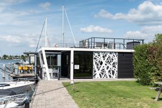 Luxe Houseboat Wolphaartsdijk VP109 - 0