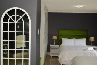 Cascades Self-Catering Apartments - 6