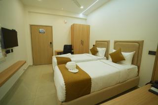 YVK GRAND INN Hitech City - 5