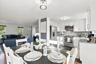 Yarmouth Port Oasis - 1