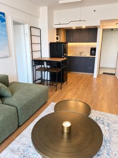 Mandarin Beachfront Apartment with Sea View Balcony - 1