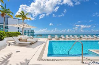 Studio in the heart of Brickell with water view! - 3
