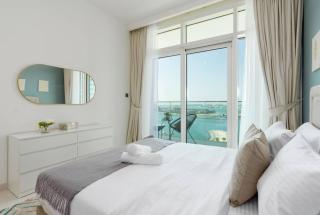 Sunrise Bay Tower 2 - Spectacular Beachfront with Private Beach Access - Dubai - 3