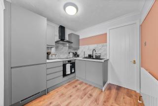 2 Bed Apartment in Renfrew - Near Glasgow Airport - 3